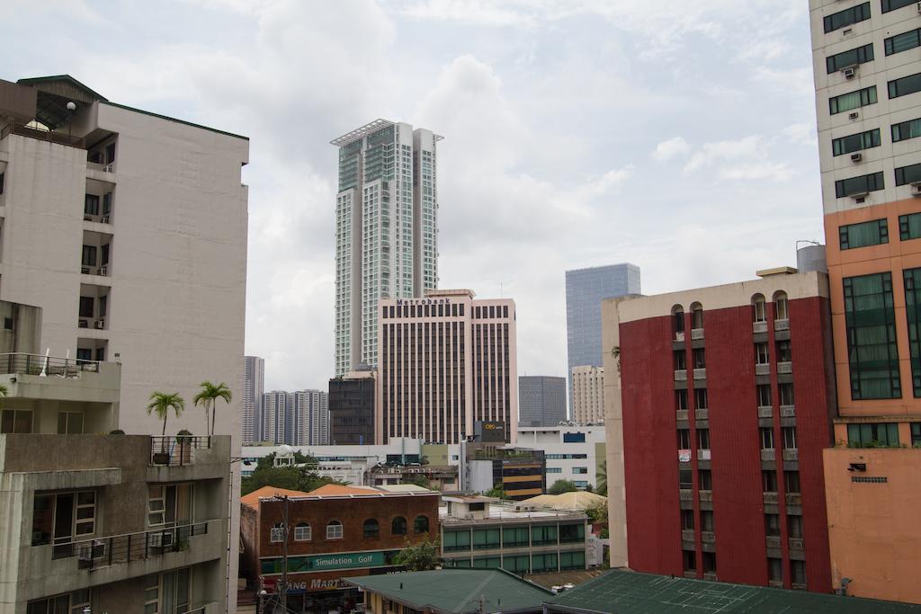 Lokal Hostel Makati City Exterior photo