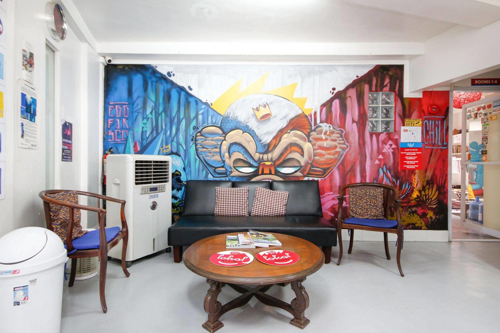 Lokal Hostel Makati City Exterior photo
