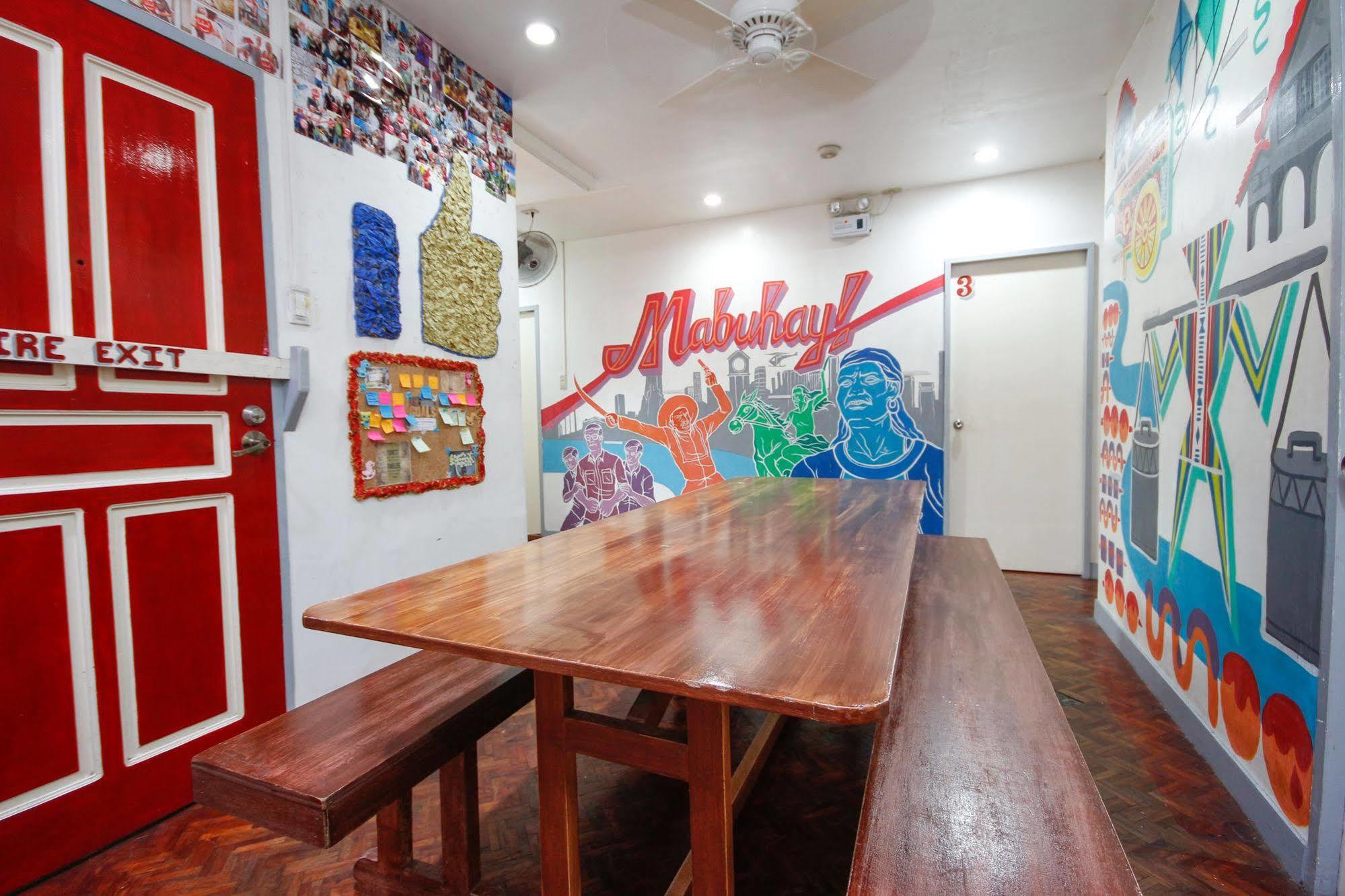 Lokal Hostel Makati City Exterior photo
